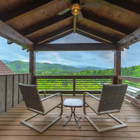Dream Catcher - 270 Degree Mountain Views